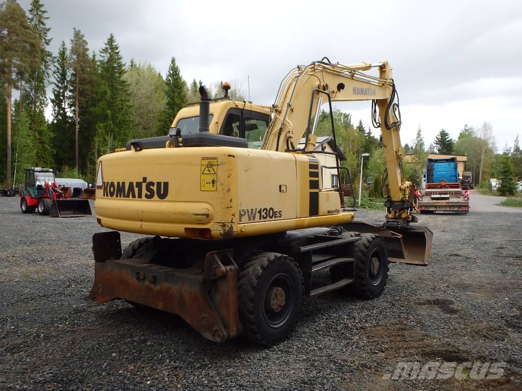 Komatsu PW 130ES-6K pyörittäjällä Εκσκαφείς με τροχούς - λάστιχα