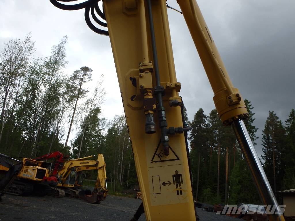 Komatsu PW 130ES-6K pyörittäjällä Εκσκαφείς με τροχούς - λάστιχα