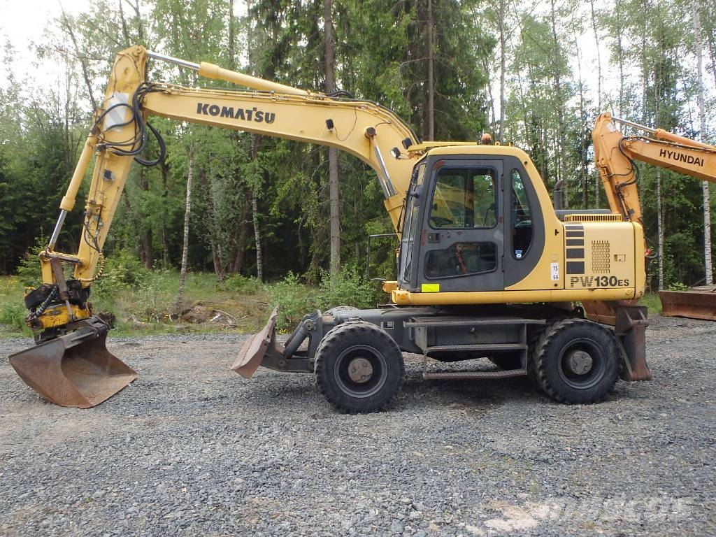 Komatsu PW 130ES-6K pyörittäjällä Εκσκαφείς με τροχούς - λάστιχα