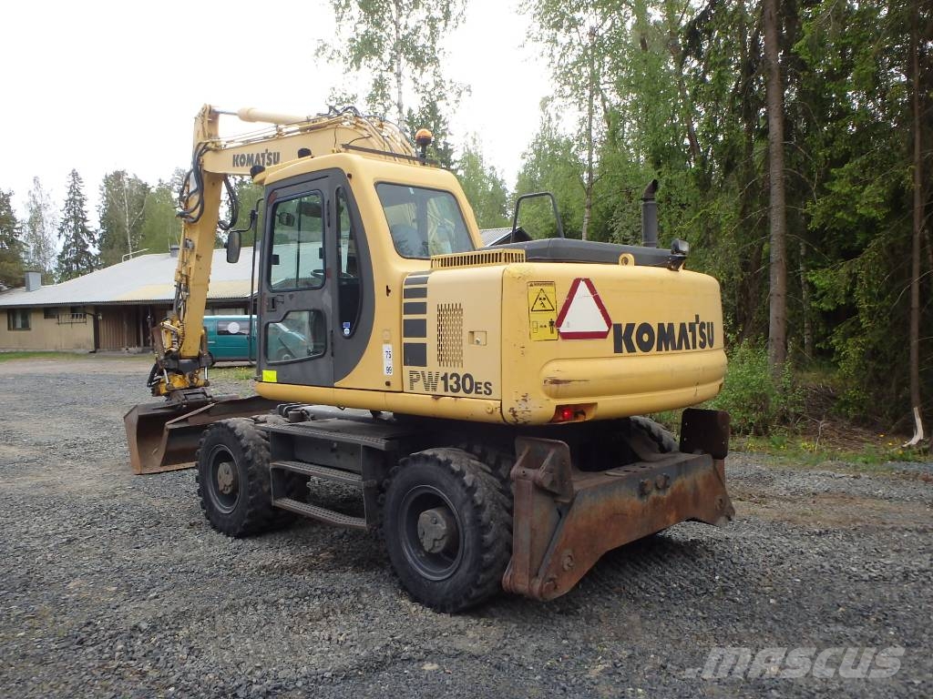 Komatsu PW 130ES-6K pyörittäjällä Εκσκαφείς με τροχούς - λάστιχα