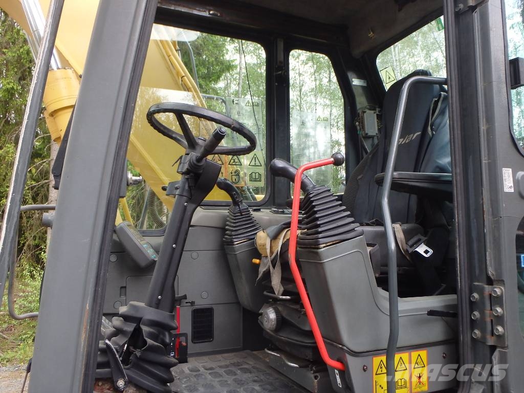 Komatsu PW 130ES-6K pyörittäjällä Εκσκαφείς με τροχούς - λάστιχα