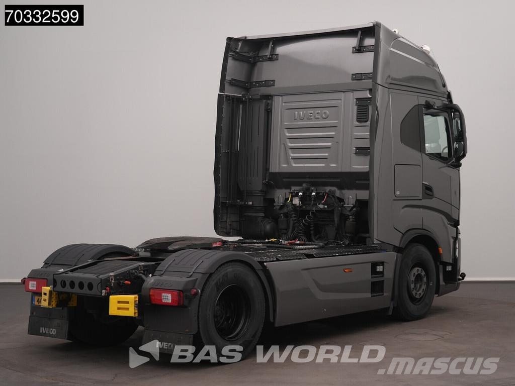 Iveco S-Way 570 4X2 NL-Truck Hydraulic 80%Tyres Navi Sta وحدات الجر