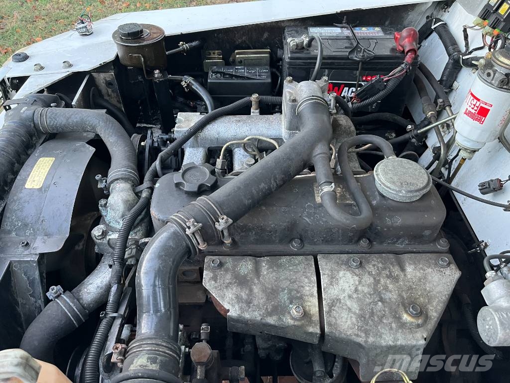 Nissan FV02-F20U V-3922 EO Обладнання для аеропортів