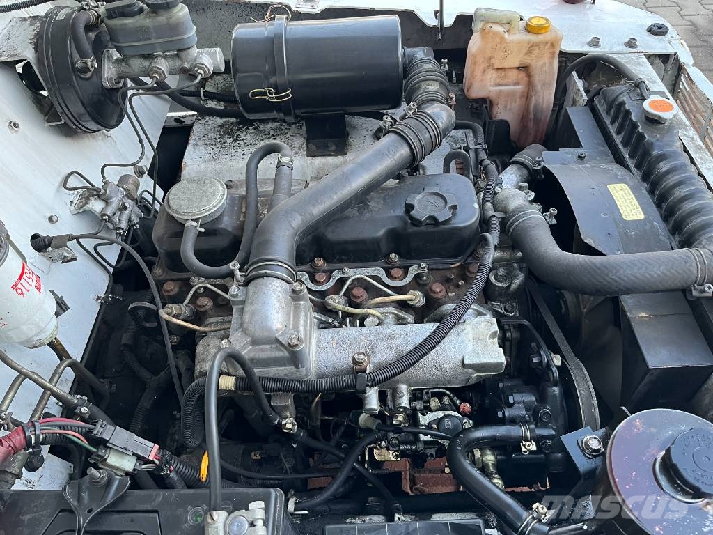 Nissan FV02-F20U V-3922 EO Обладнання для аеропортів