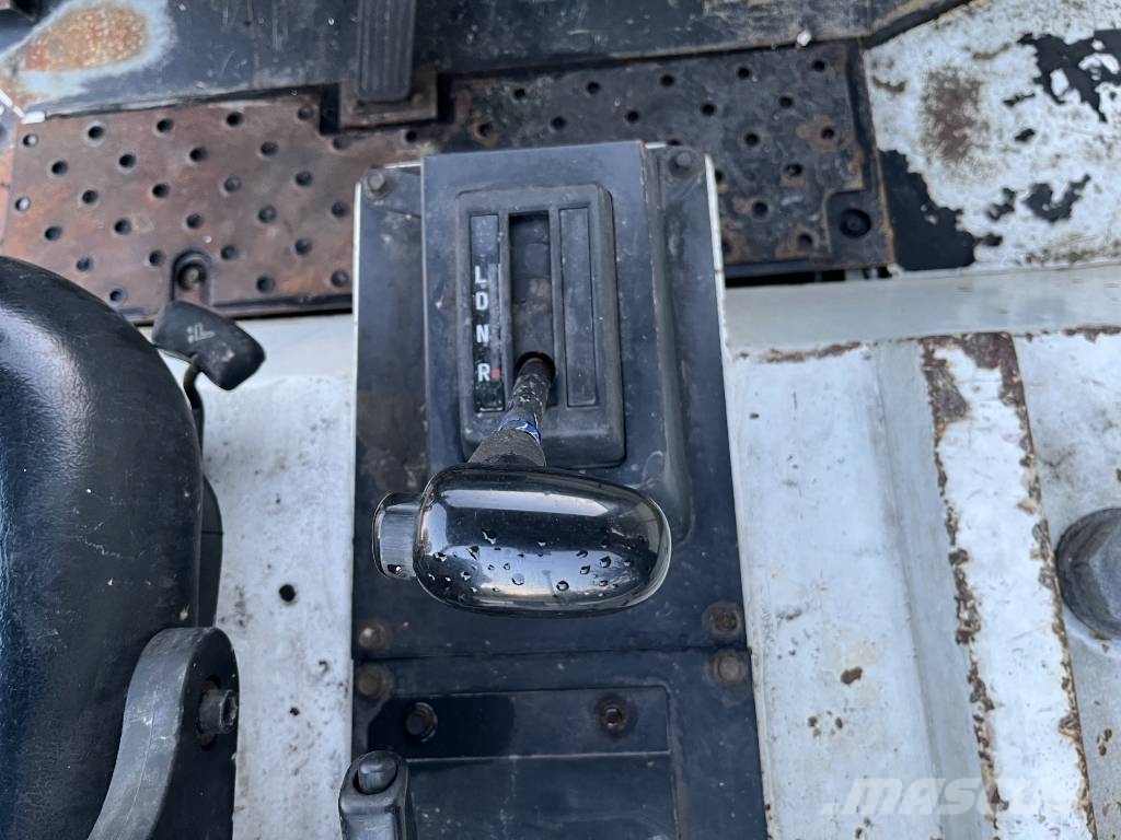 Nissan FV02-F20U V-3922 EO Обладнання для аеропортів