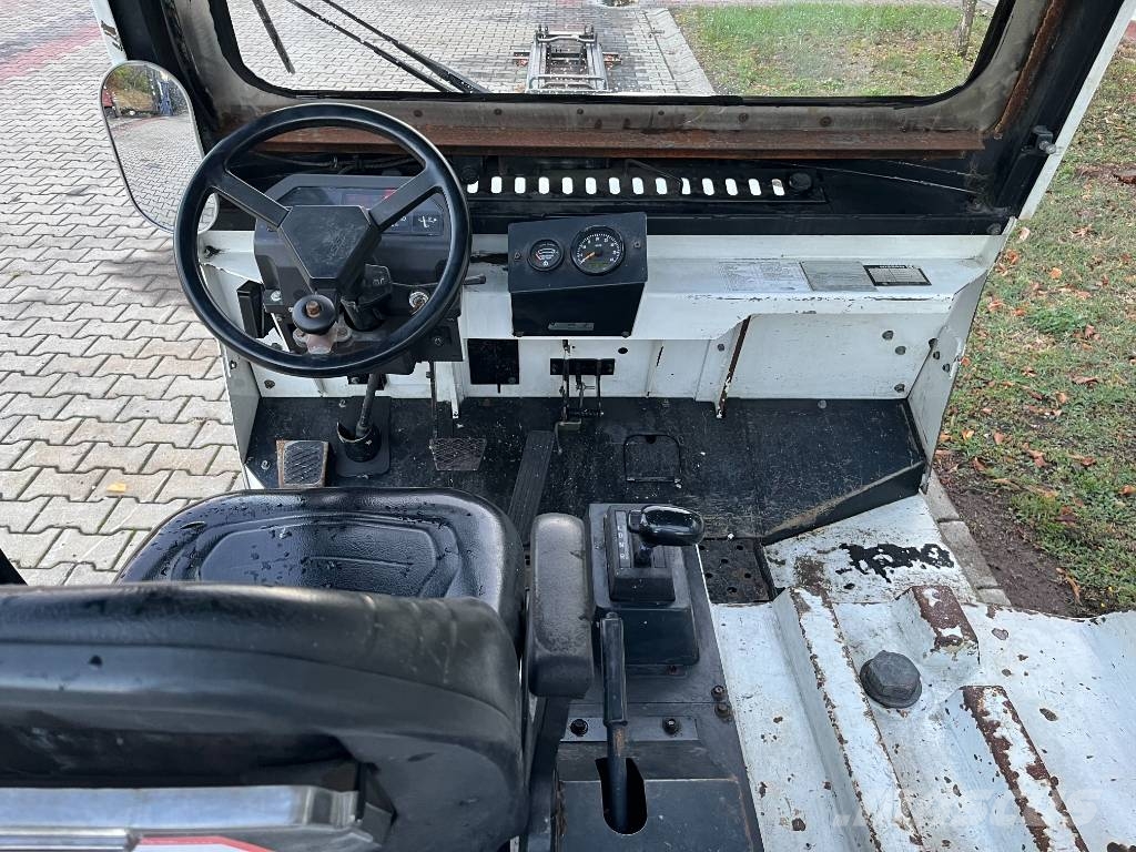 Nissan FV02-F20U V-3922 EO Обладнання для аеропортів