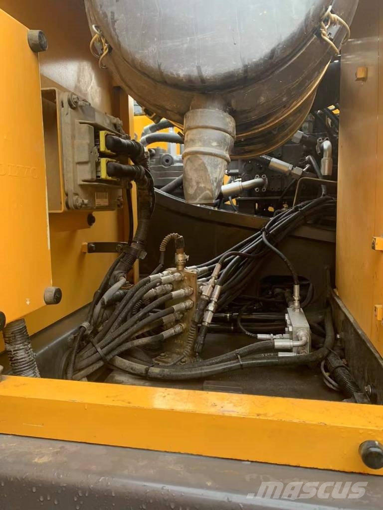 Volvo EC 300 D حفارات زحافة