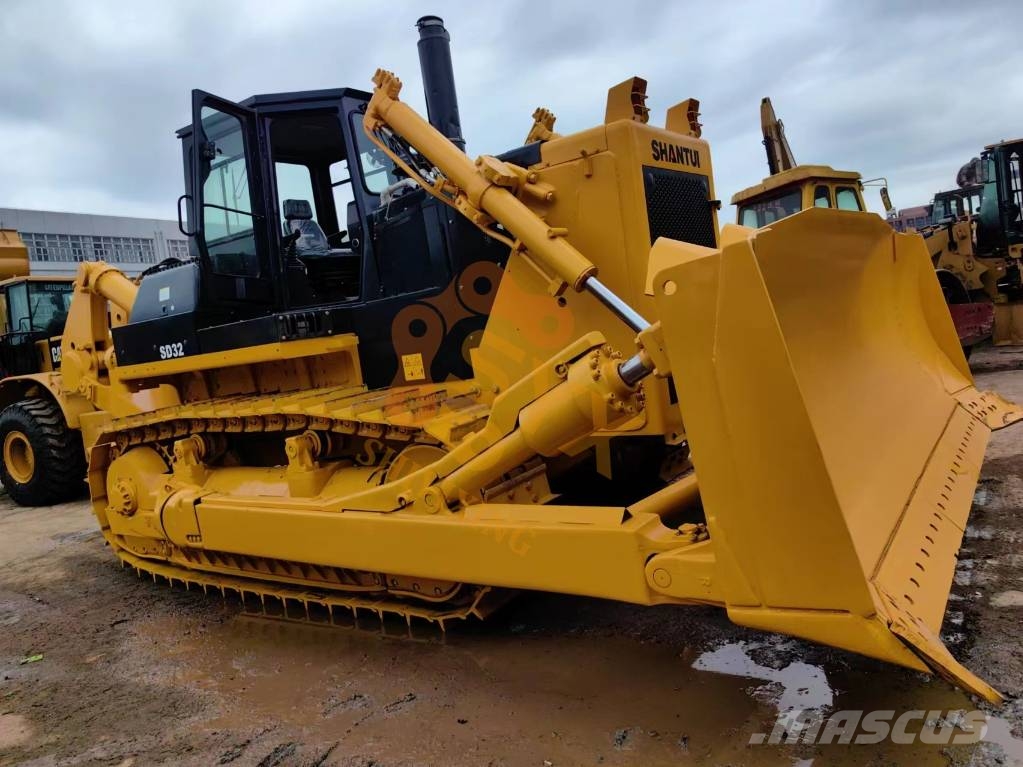 Shantui SD 32 Bulldozer