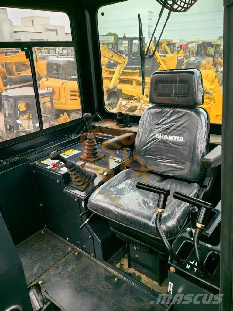 Shantui SD 32 Bulldozer