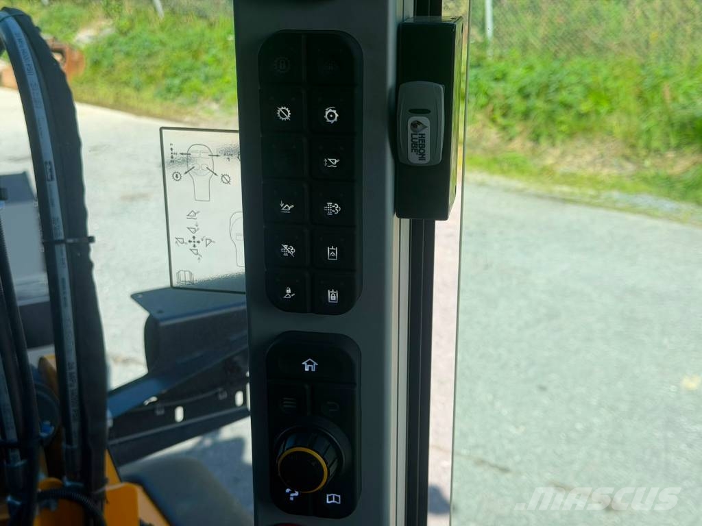 JCB 413 S / 50km/h! / Aurasähköt / Peruutuskamera / Cargadoras sobre ruedas