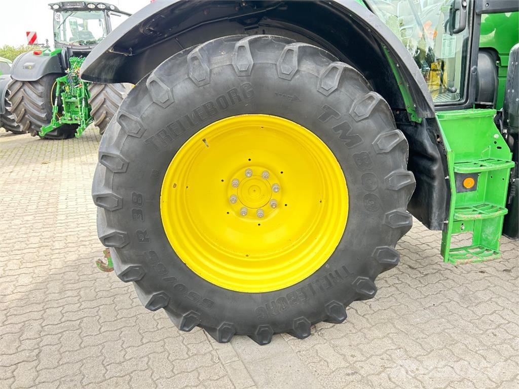 John Deere 6155M Tractoren