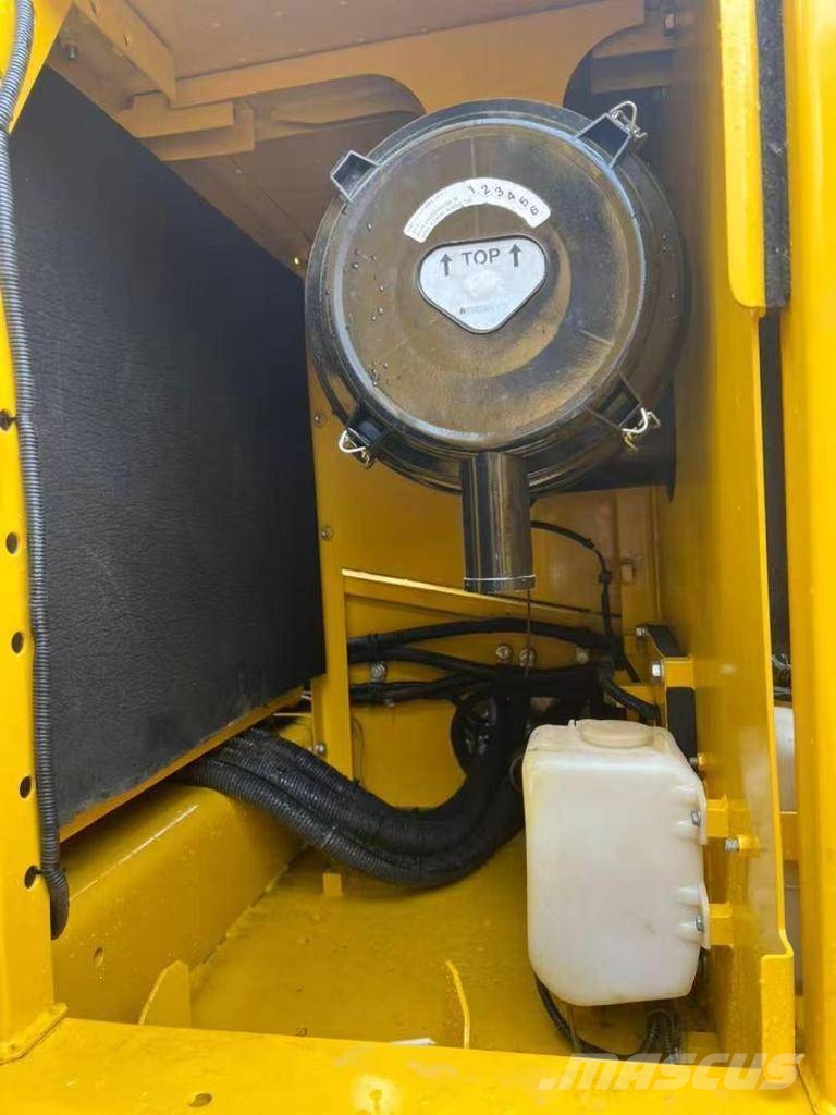 Komatsu PC 200 LC Bagri goseničarji