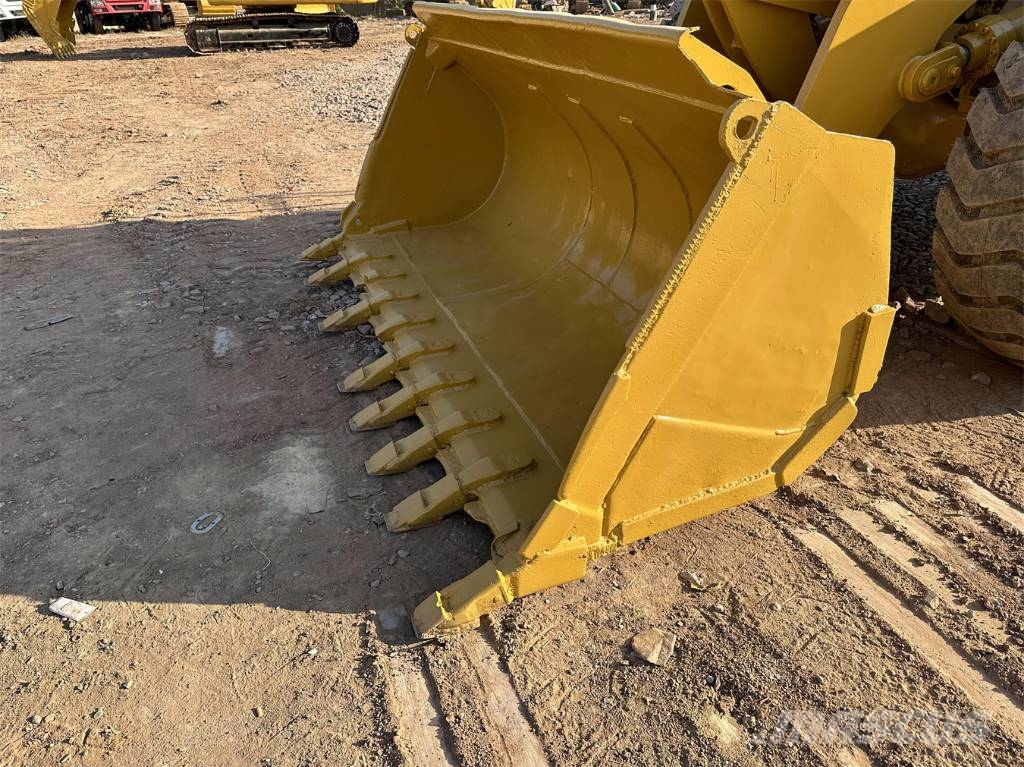 CAT 966H Incarcator pe pneuri