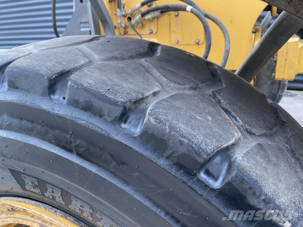 Volvo G 930R Equipamento para triagem