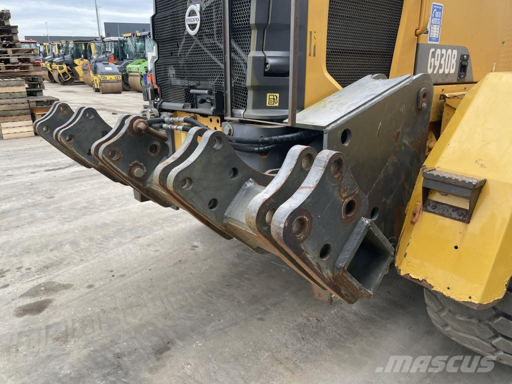Volvo G 930R Equipamento para triagem