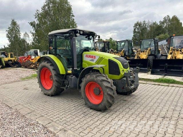 CLAAS Axos 320 Traktory