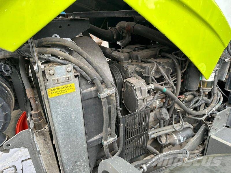 CLAAS Axos 320 Traktory