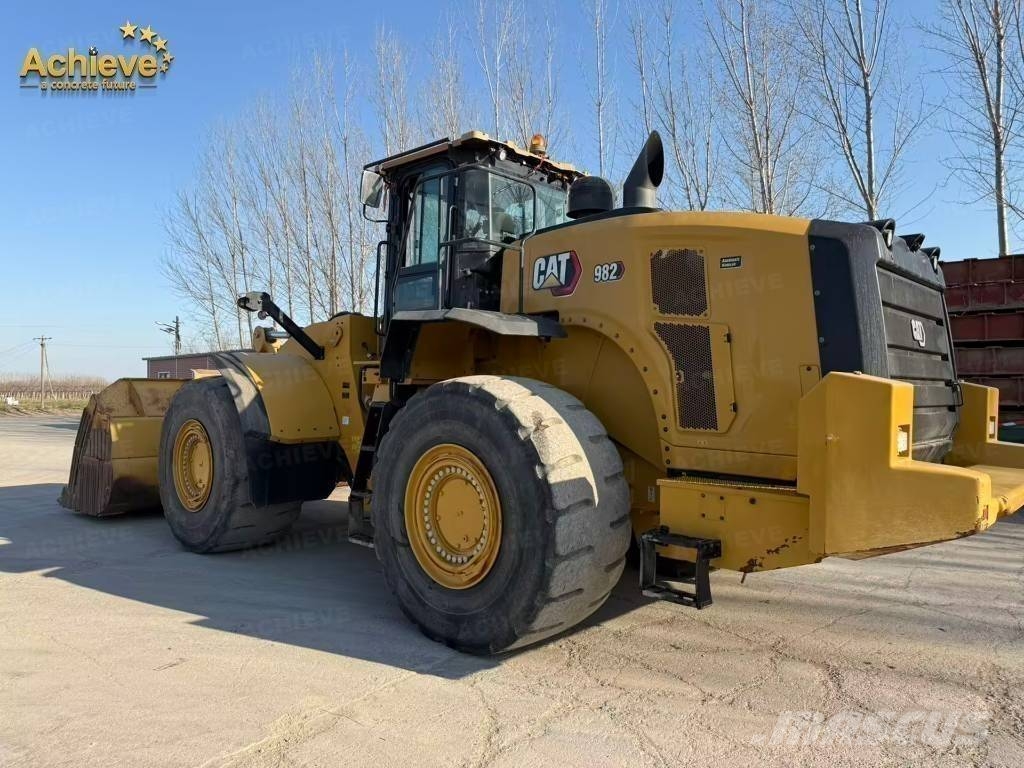 CAT 982 Pale gommate