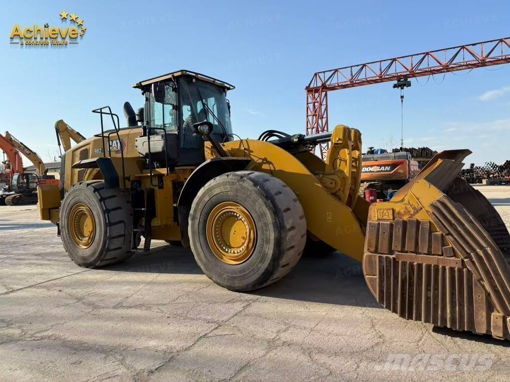 CAT 982 Pale gommate