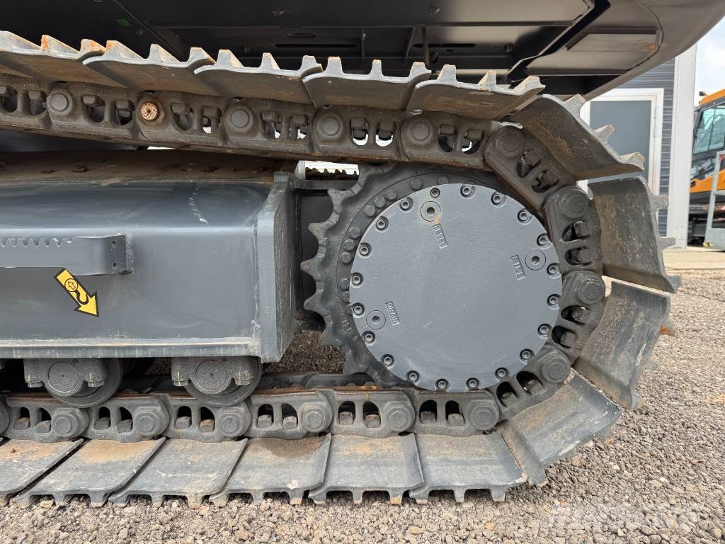 Hyundai R215L *2026 Model*  - Hammer Lines Гусеничные экскаваторы