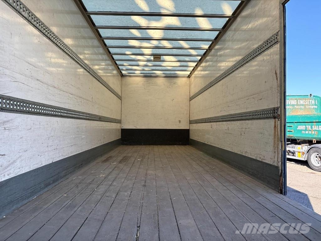 DAF LF 220 + EURO 6 + LIFT + 6 CYL + 12T Box trucks