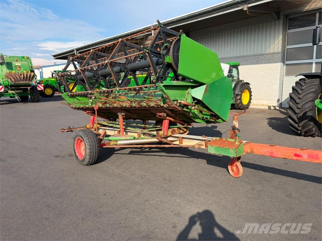 John Deere 1072 ماكينات زراعية - غير ذلك