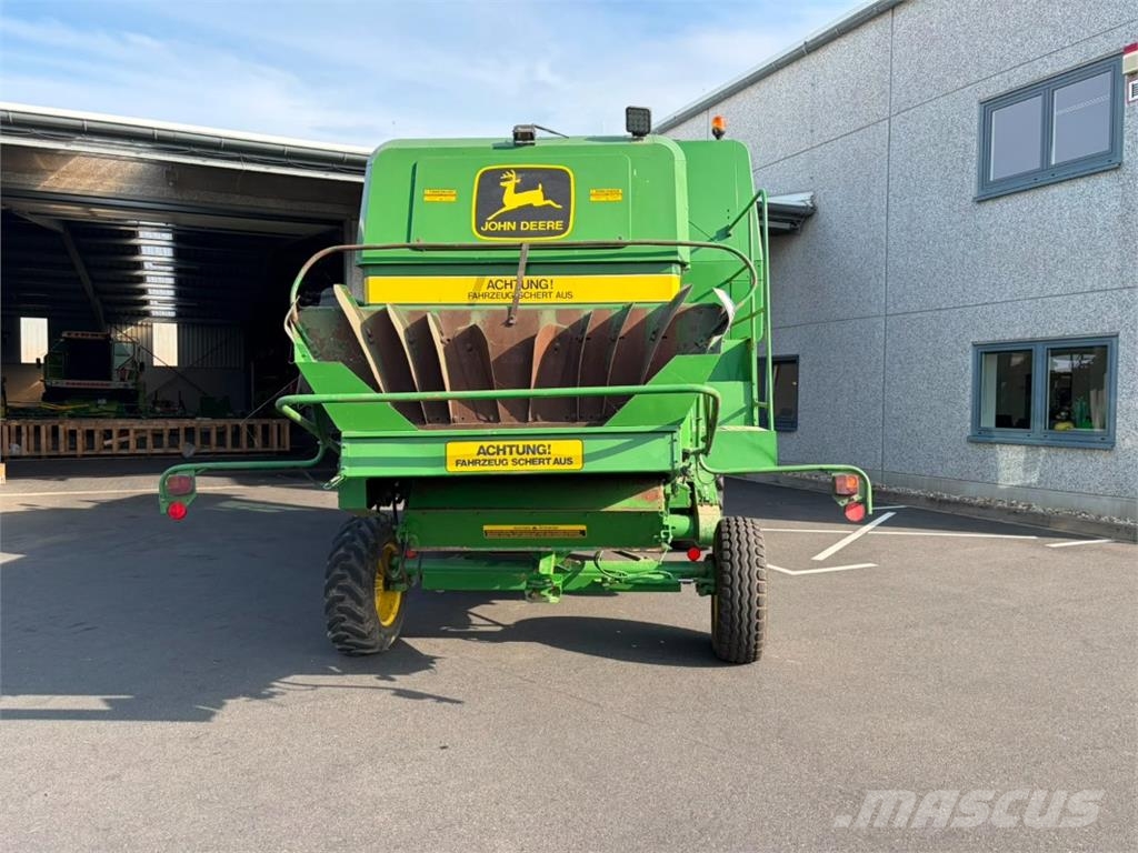 John Deere 1072 ماكينات زراعية - غير ذلك
