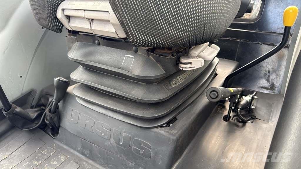 Ursus C-3110 Traktorer