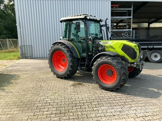 CLAAS Axos 240 Advanced Traktory