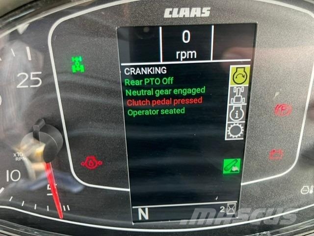 CLAAS Axos 240 Advanced Traktory