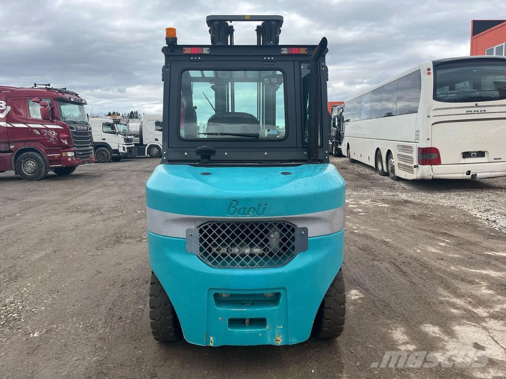 Baoli KBD 50 Rated capacity: 5000 kg / Lifting height: 4 柴油卡車