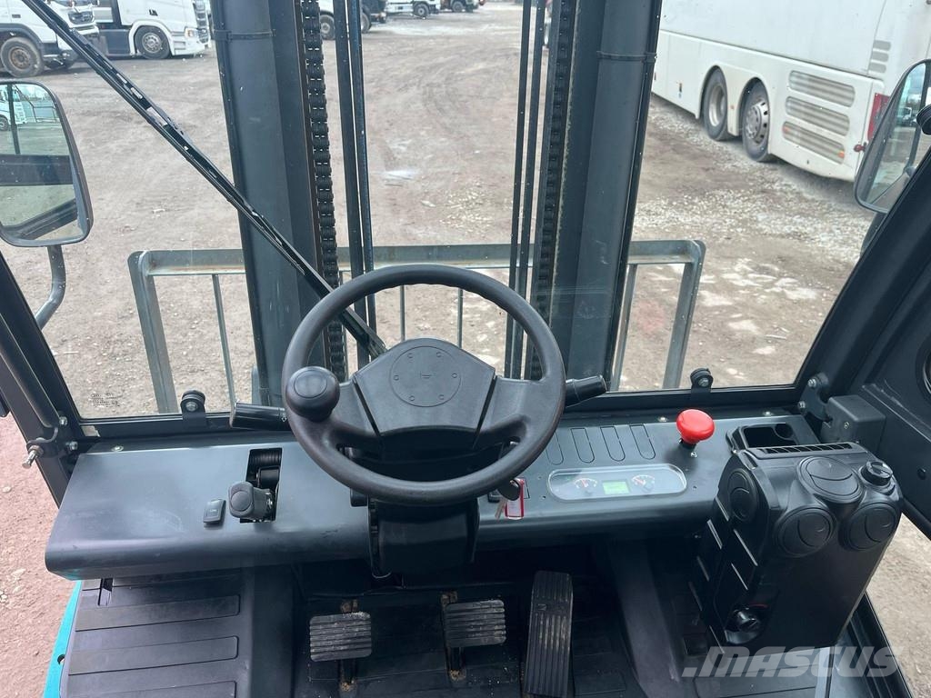Baoli KBD 50 Rated capacity: 5000 kg / Lifting height: 4 柴油卡車