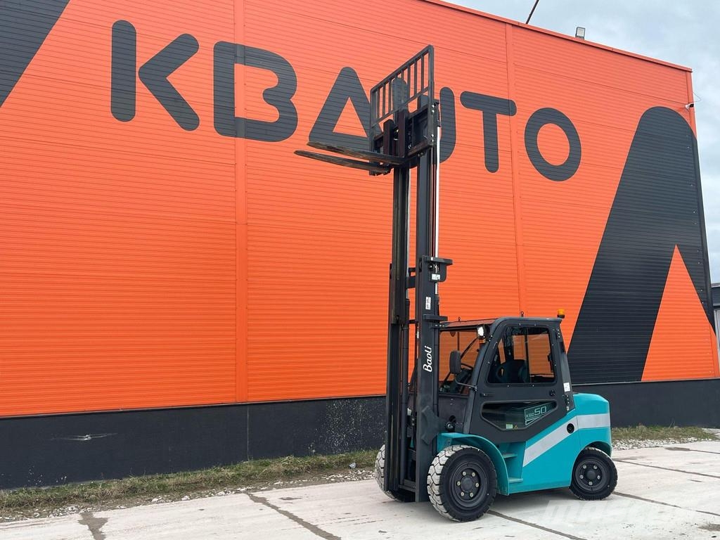 Baoli KBD 50 Rated capacity: 5000 kg / Lifting height: 4 柴油卡車