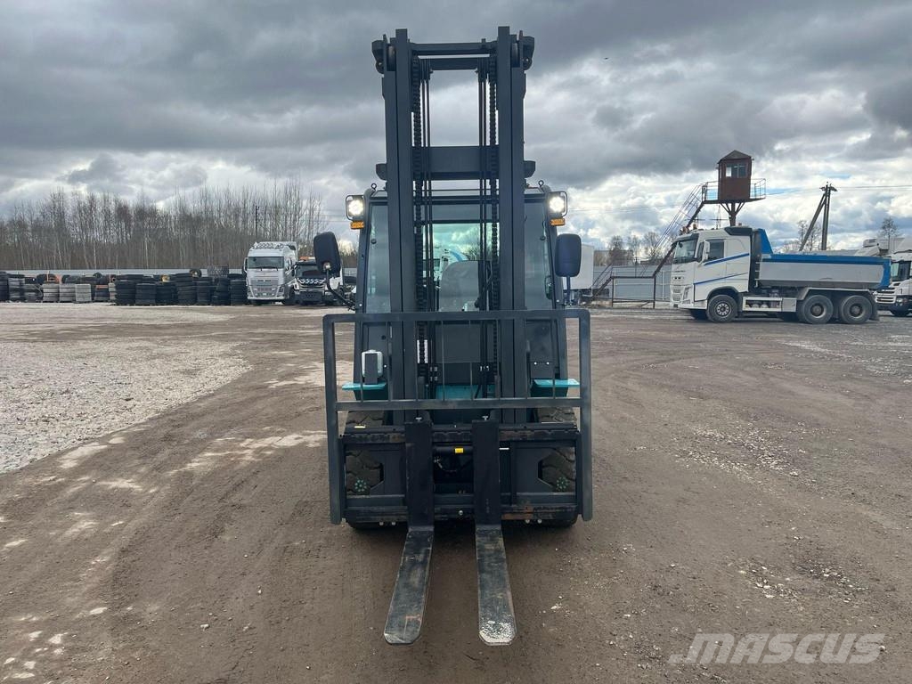 Baoli KBD 50 Rated capacity: 5000 kg / Lifting height: 4 柴油卡車