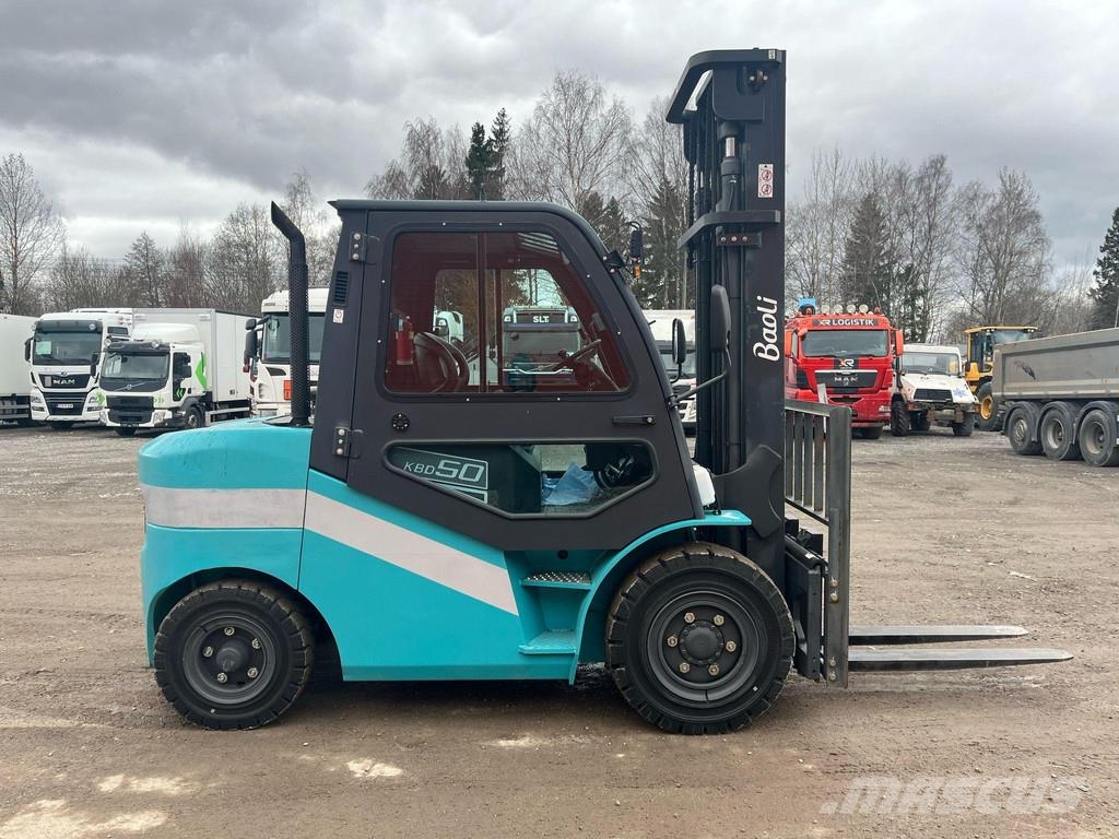 Baoli KBD 50 Rated capacity: 5000 kg / Lifting height: 4 柴油卡車