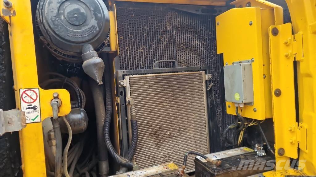 JCB JS 145 LC Rupsgraafmachines