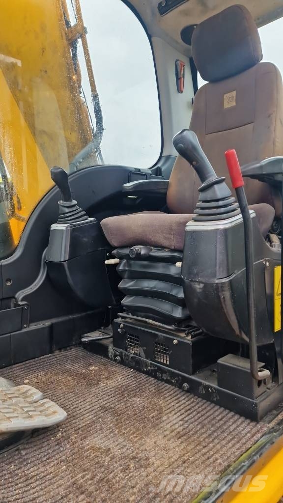 JCB JS 145 LC Rupsgraafmachines