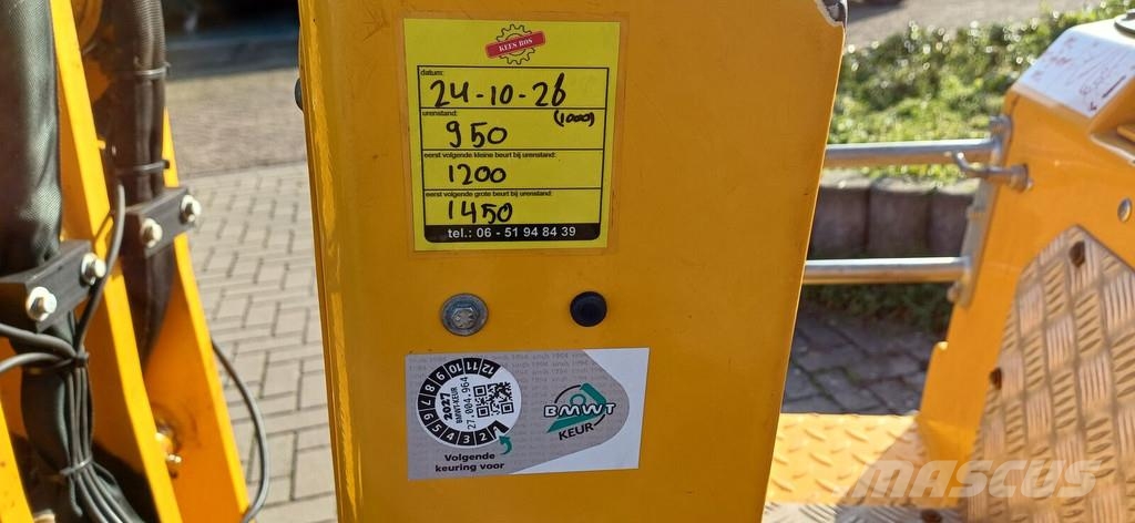 Knikmops KM 130 Kolesni nakladalci