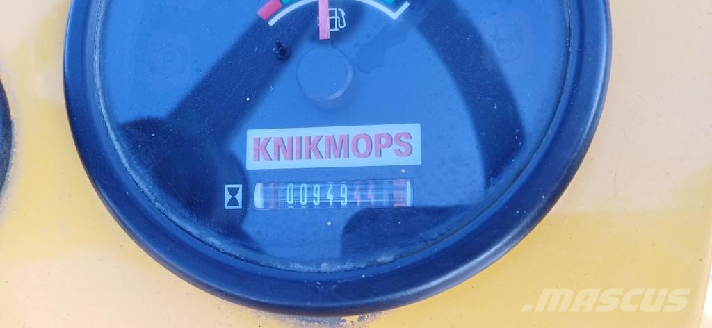 Knikmops KM 130 Kolesni nakladalci