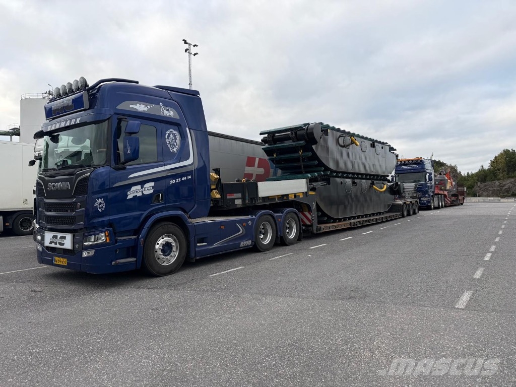 Volvo 230 الحفارات البرمائية