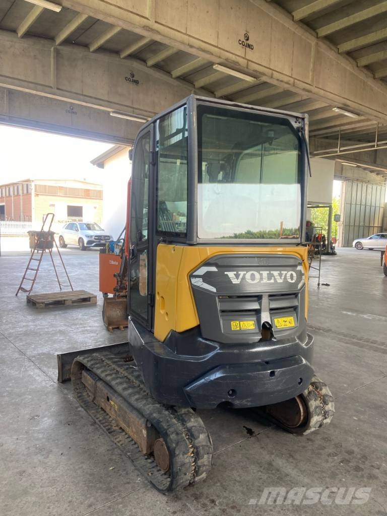 Volvo EC 27 D Mini kotrók < 7t