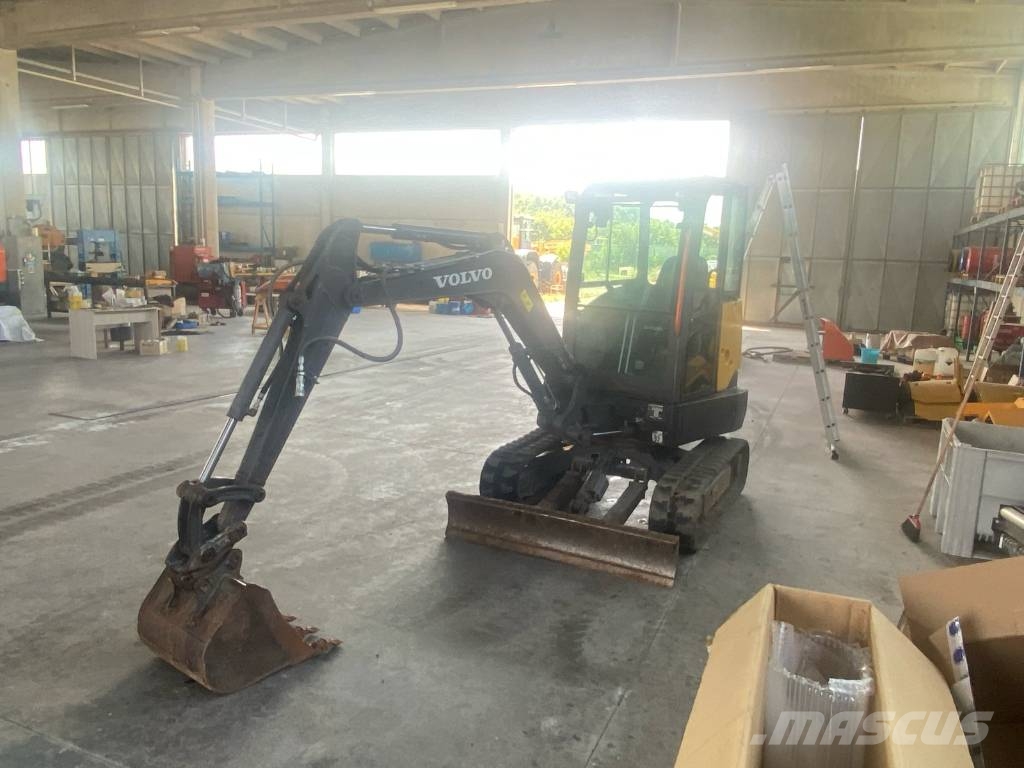 Volvo EC 27 D Mini kotrók < 7t