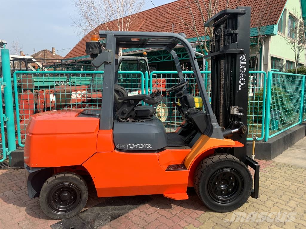 Toyota 7 FG 45 V-2534 OB Gázüzemű targoncák