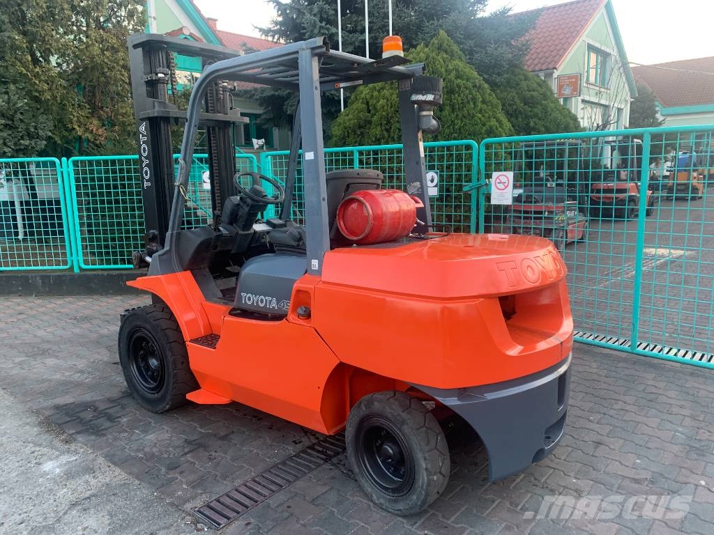 Toyota 7 FG 45 V-2534 OB Gázüzemű targoncák