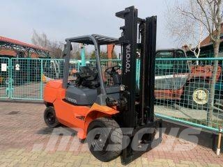 Toyota 7 FG 45 V-2534 OB Gázüzemű targoncák