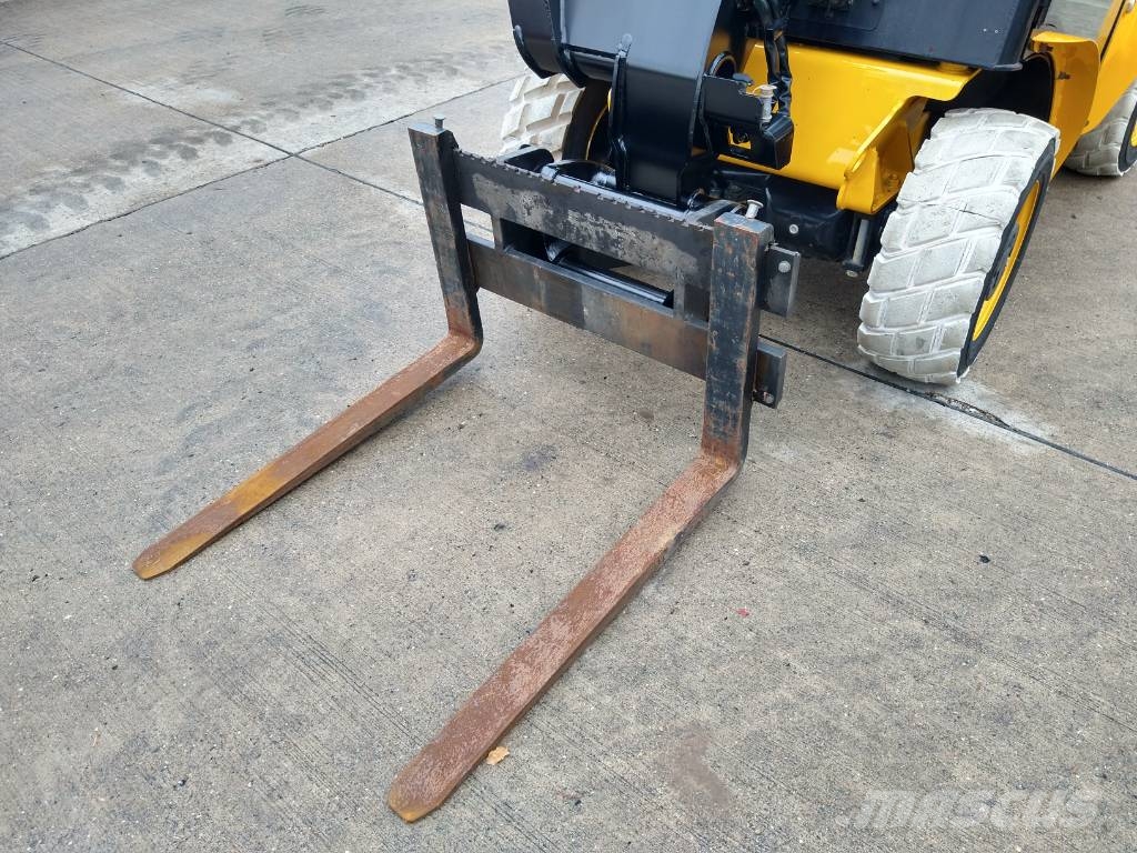 JCB 520-40 (143) Teleskooplaadurid