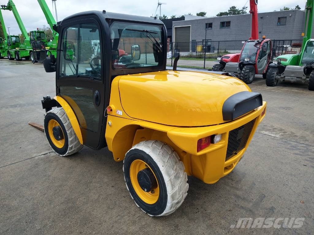 JCB 520-40 (143) Teleskooplaadurid