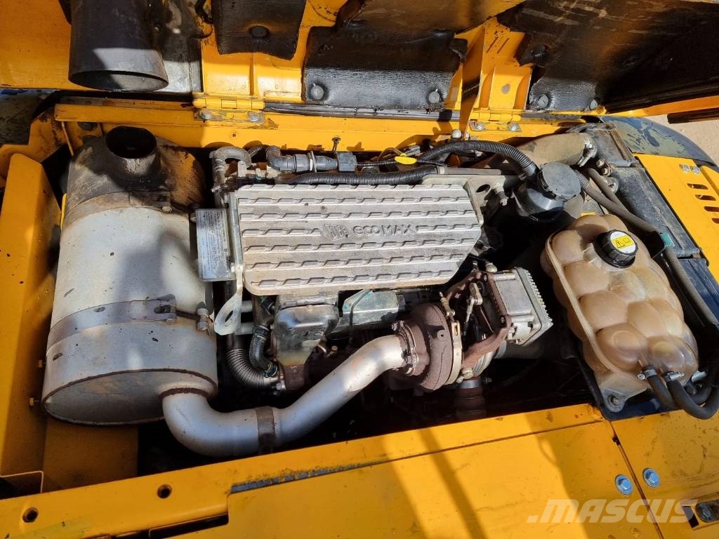 JCB JS 130 LC Paletli ekskavatörler