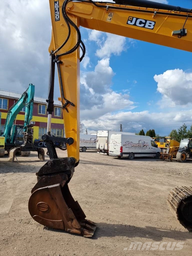 JCB JS 130 LC Paletli ekskavatörler