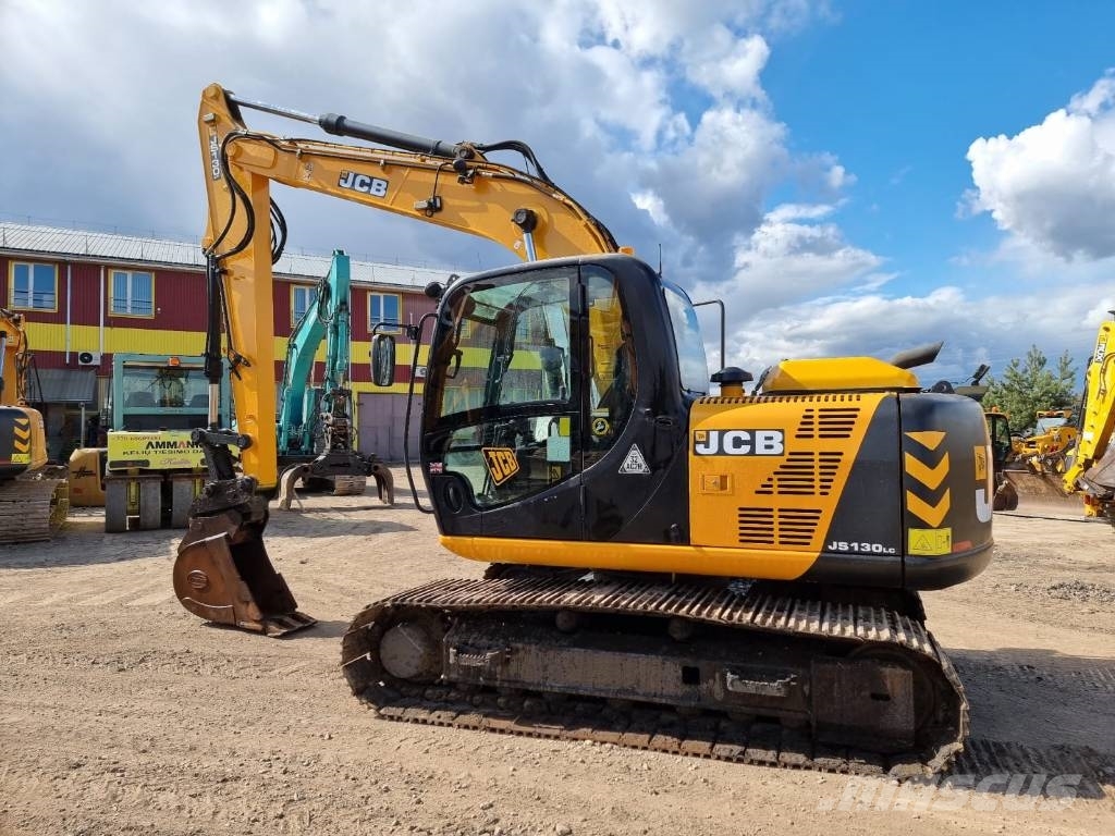 JCB JS 130 LC Paletli ekskavatörler